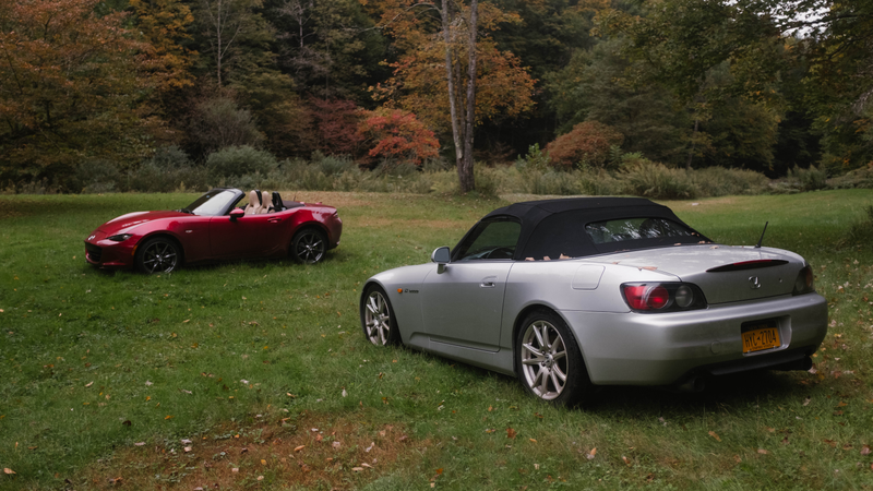 Illustration for article titled 2019 Mazda Miata VS. 2018 Volkswagen Golf GTI: Which To Buy?